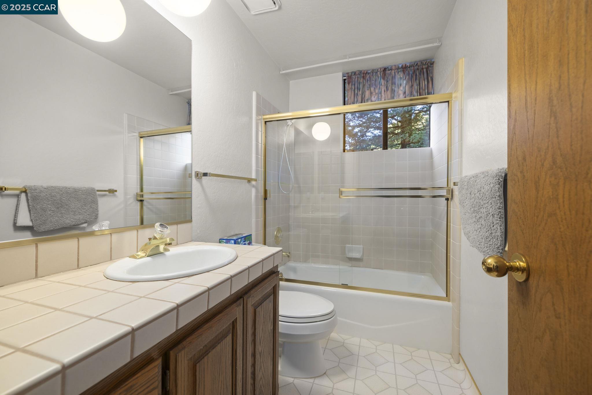 1383 Alvarado Rd