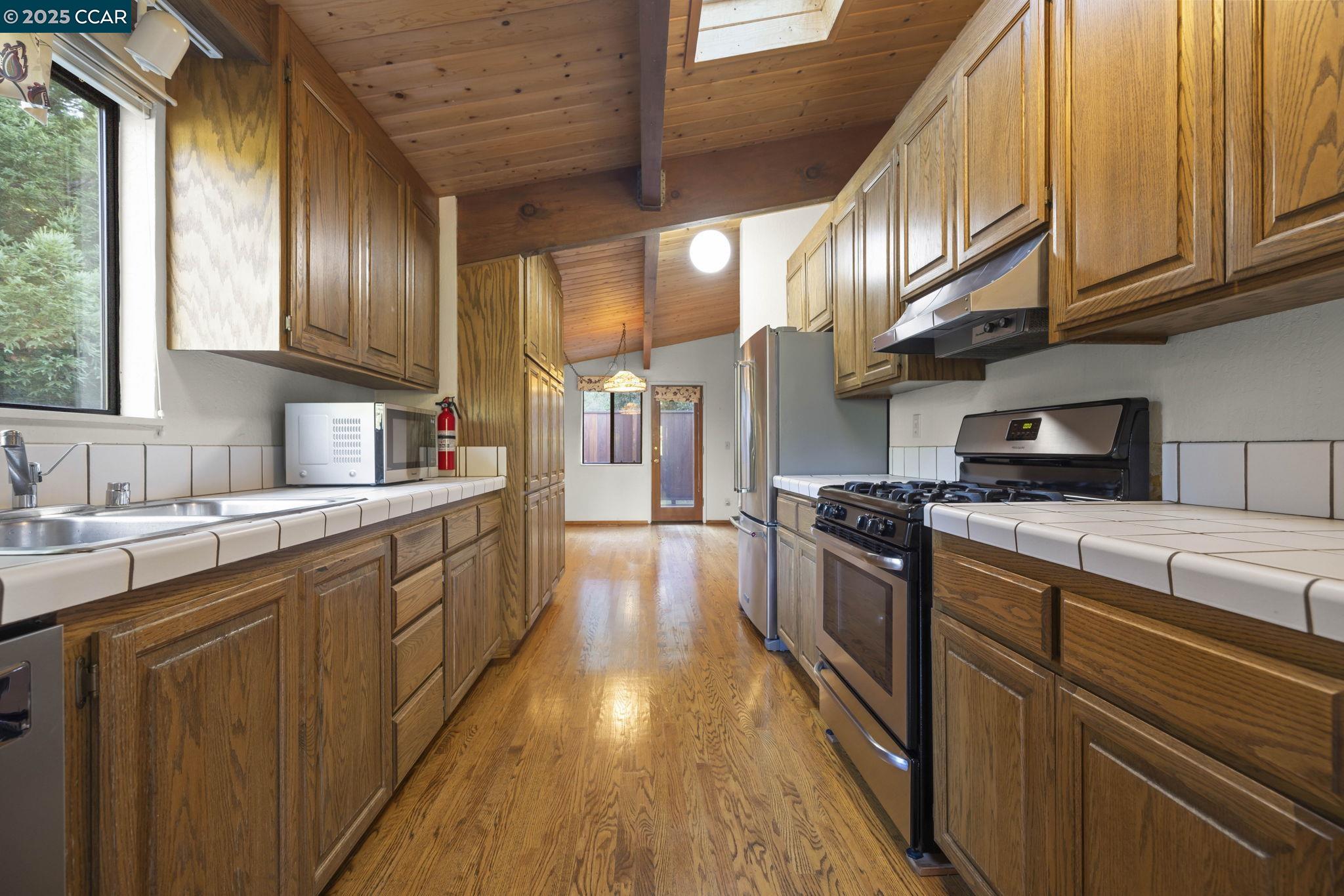 1383 Alvarado Rd