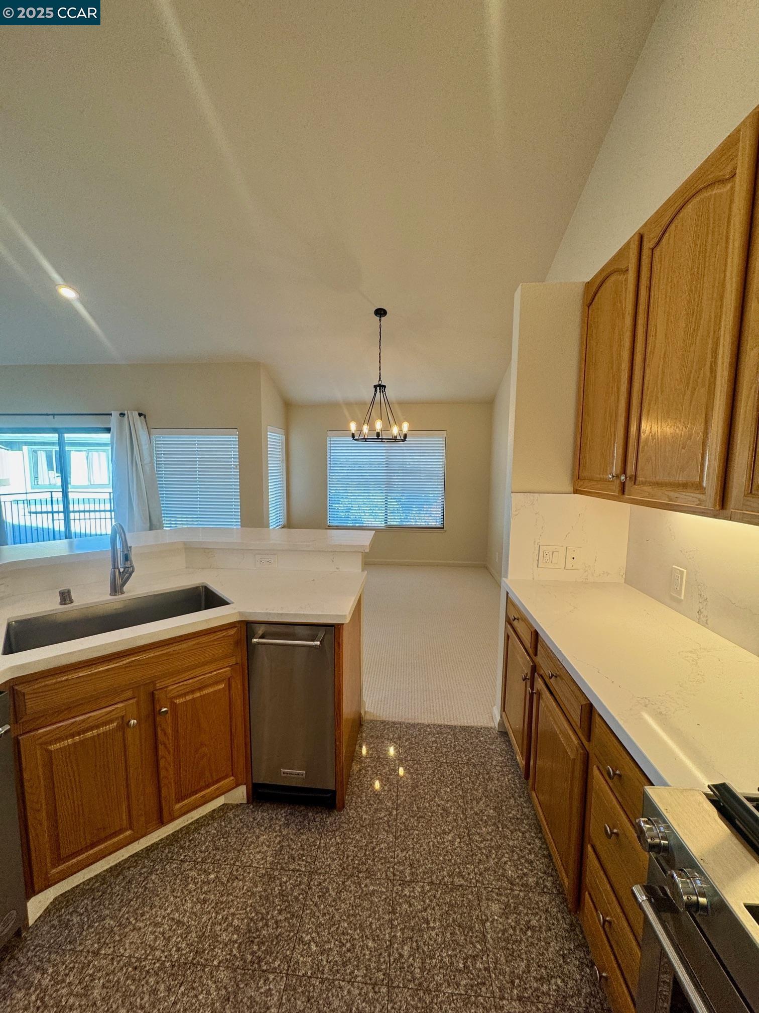 87 Starview Dr