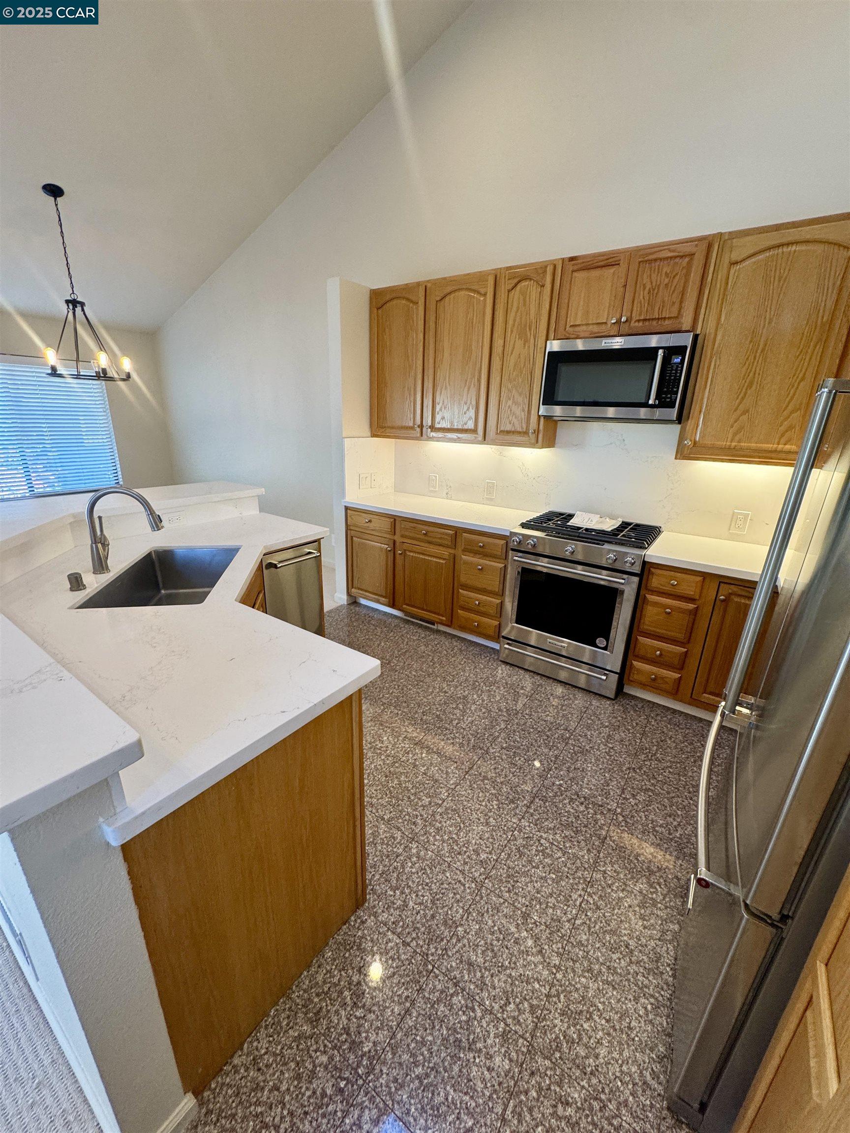 87 Starview Dr