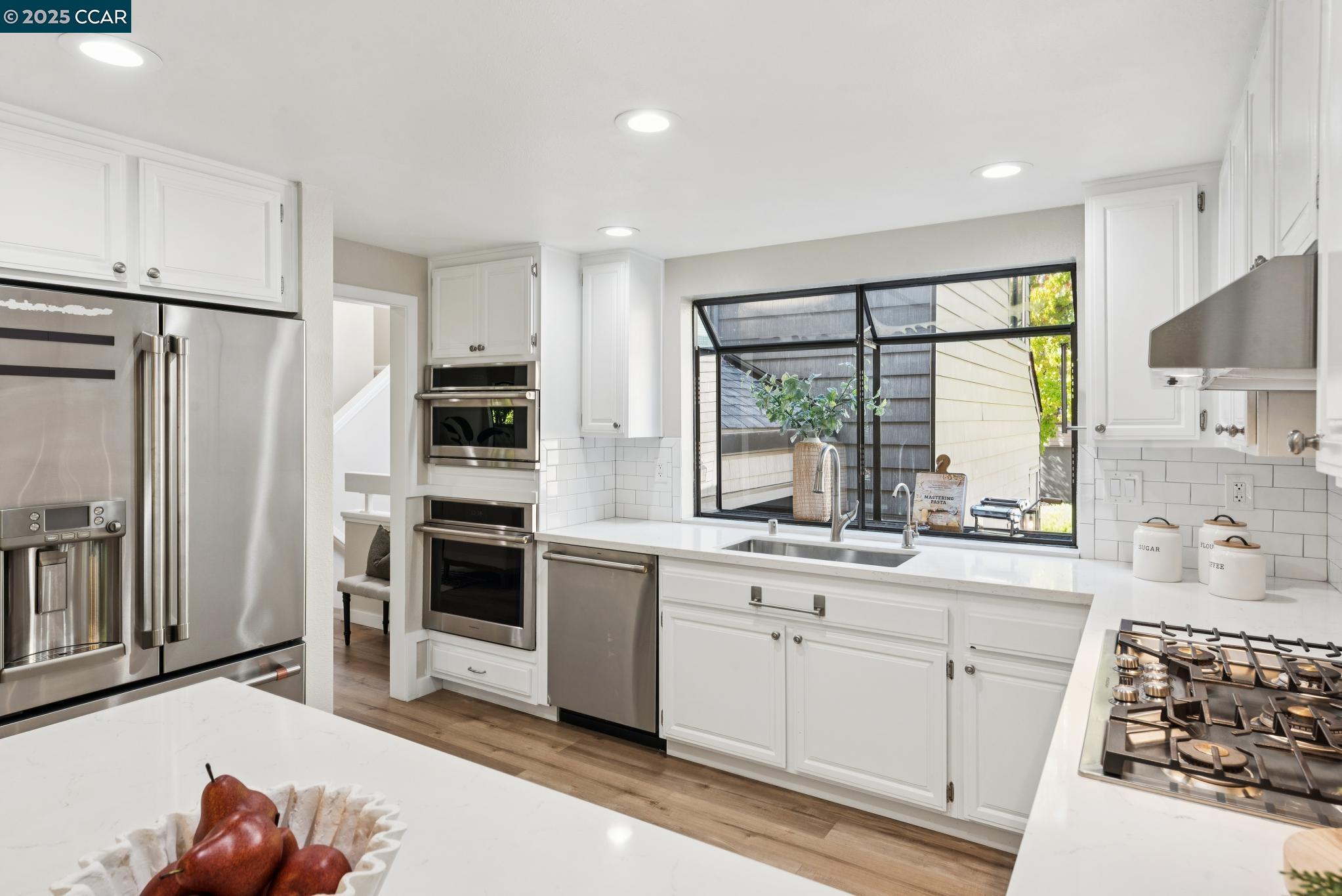 1943 Highridge Ct