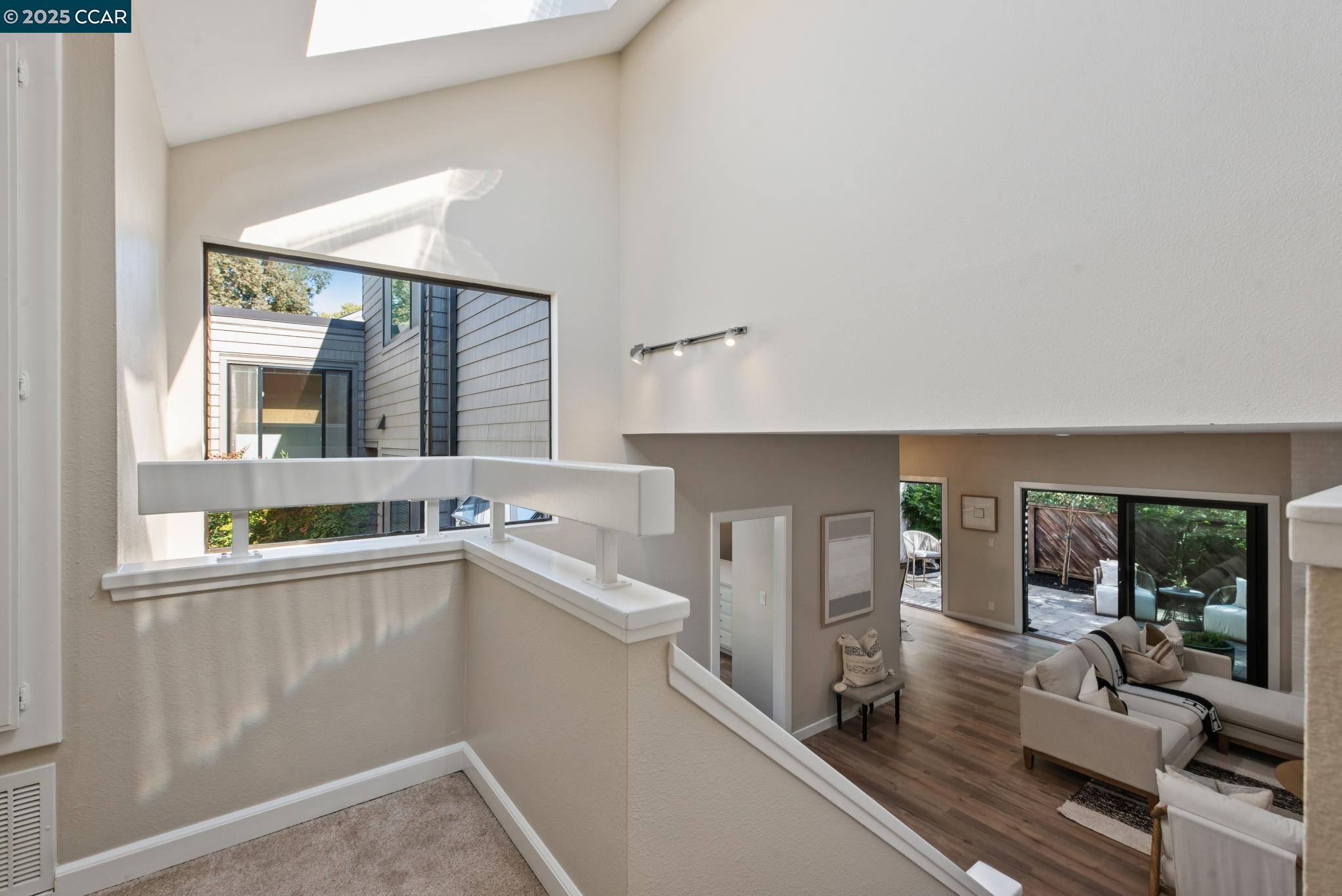 1943 Highridge Ct