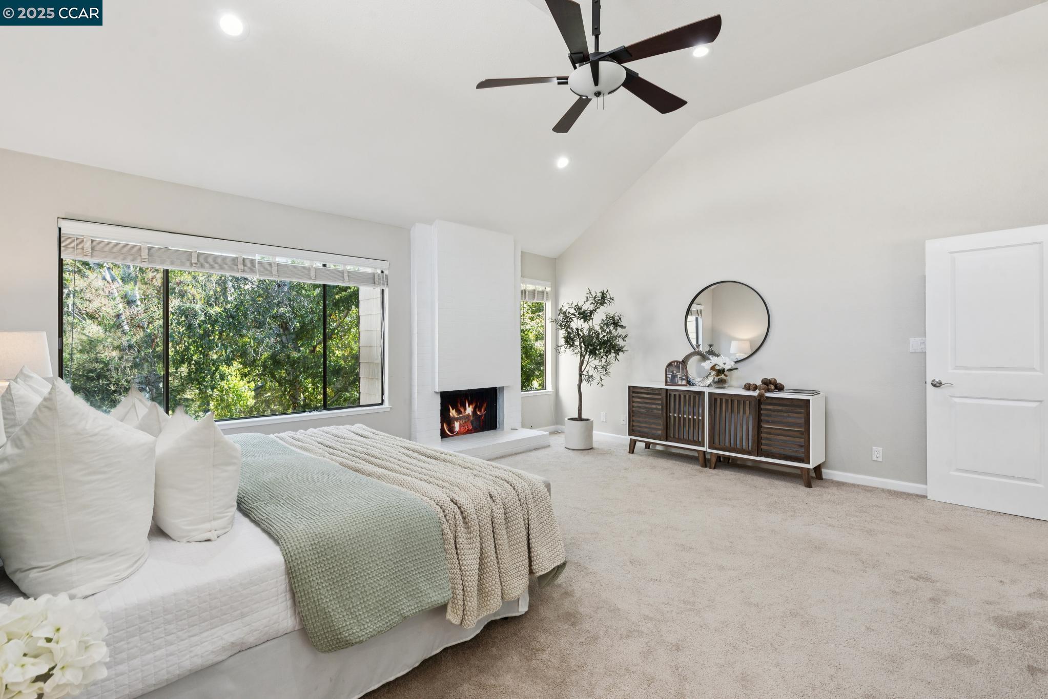 1943 Highridge Ct