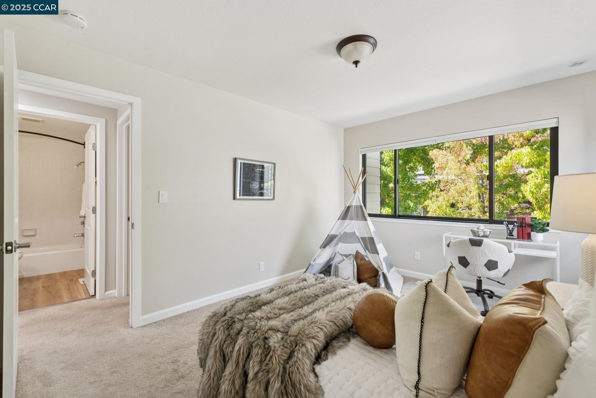 1943 Highridge Ct