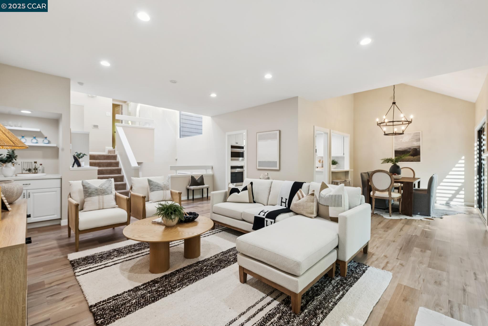 1943 Highridge Ct