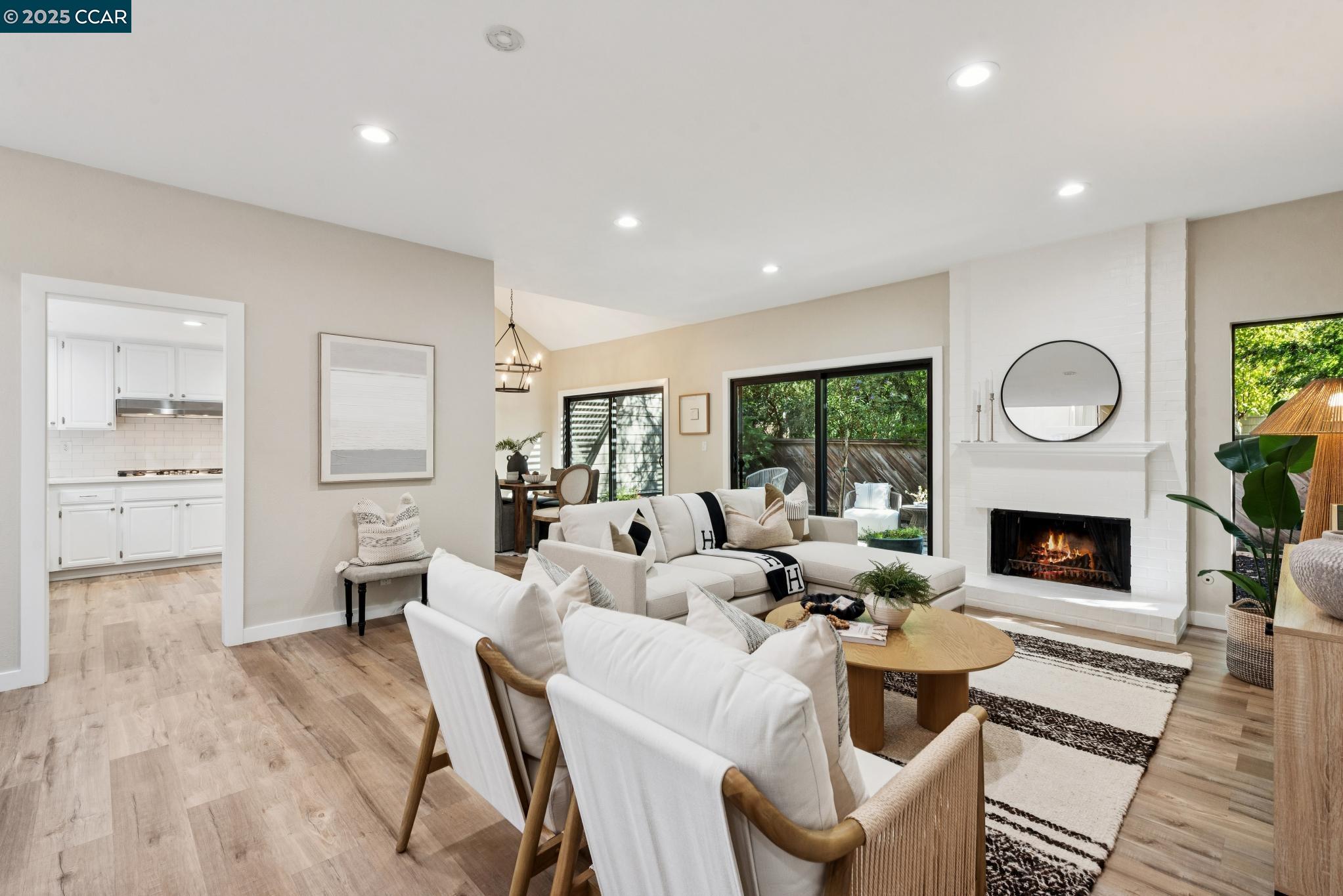 1943 Highridge Ct