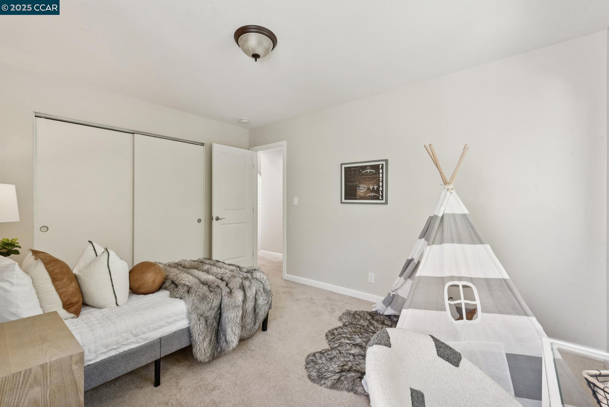 1943 Highridge Ct
