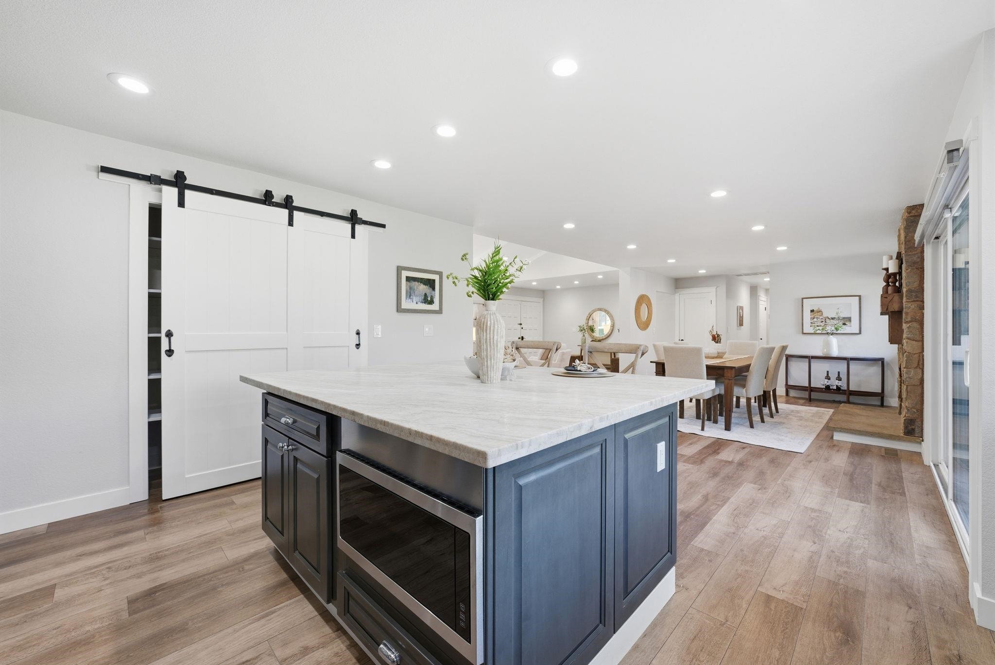 572 Old Farm Rd