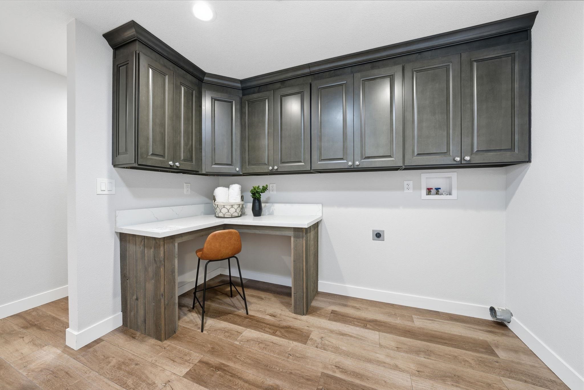 572 Old Farm Rd