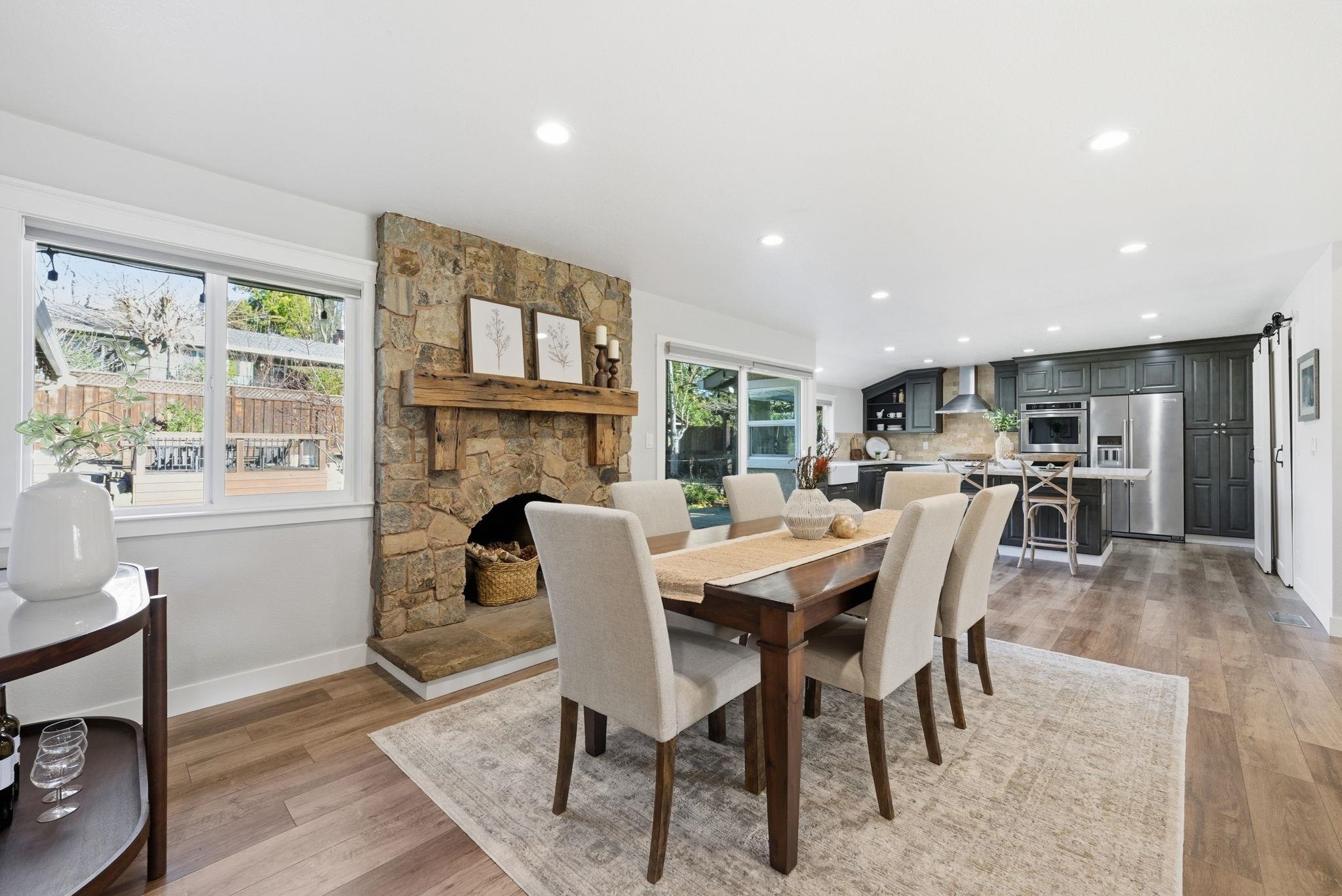 572 Old Farm Rd