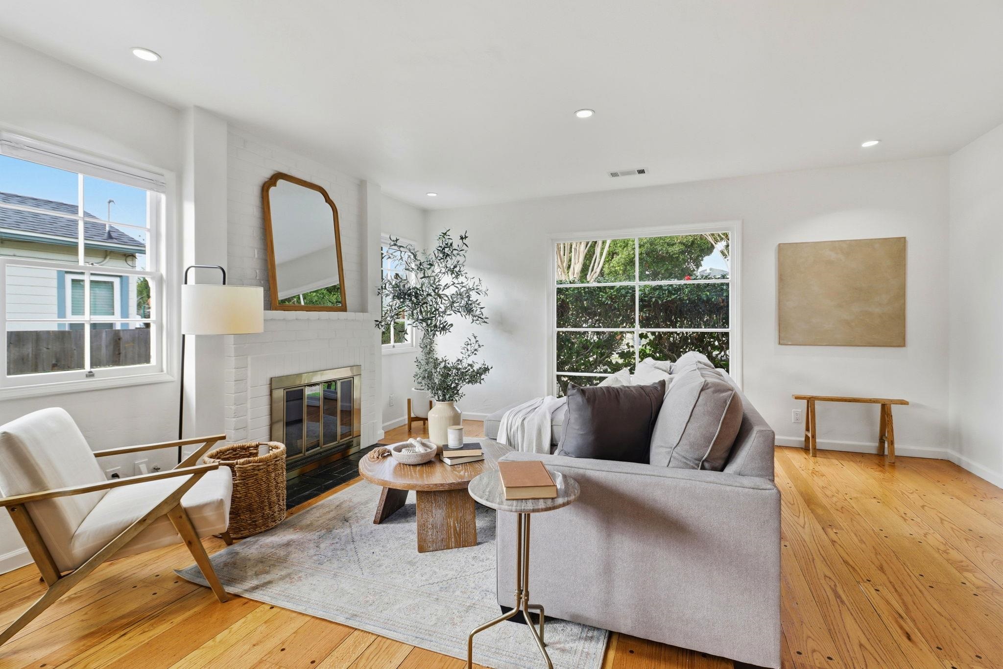 381 Cherrywood Ave