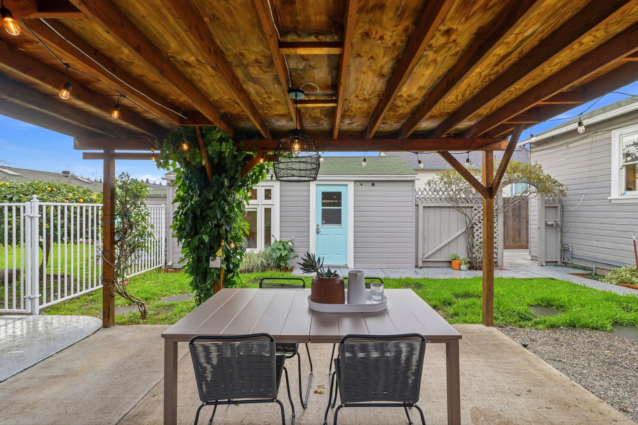 381 Cherrywood Ave
