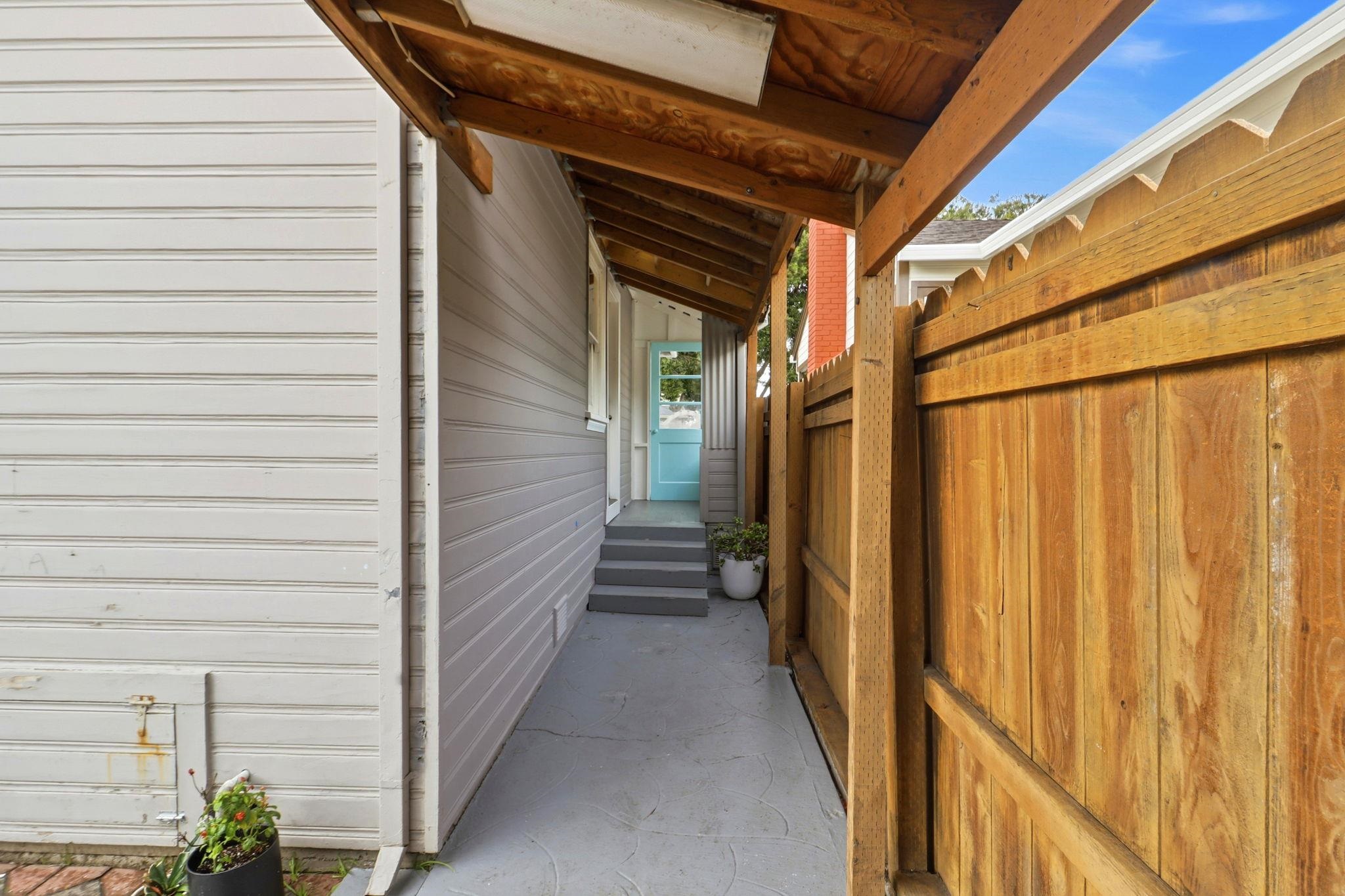 381 Cherrywood Ave