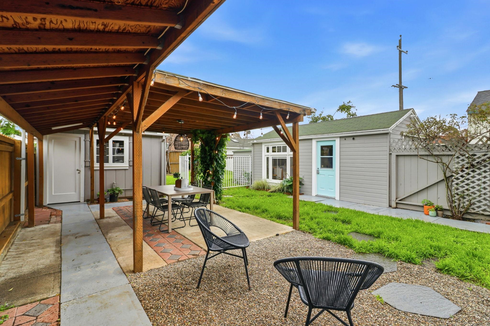 381 Cherrywood Ave