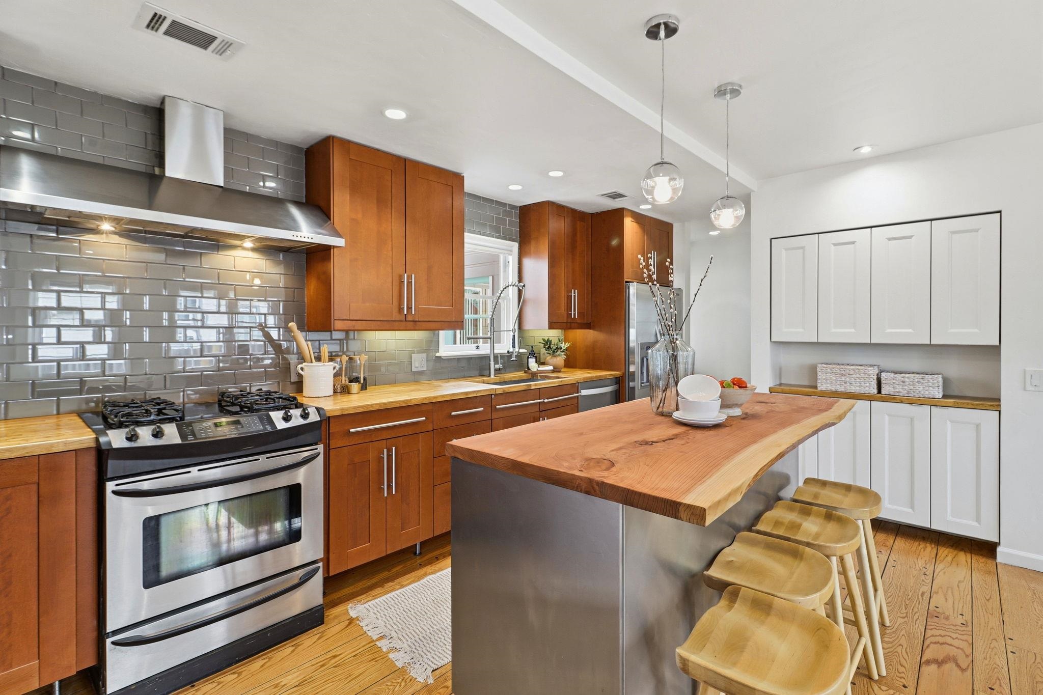 381 Cherrywood Ave