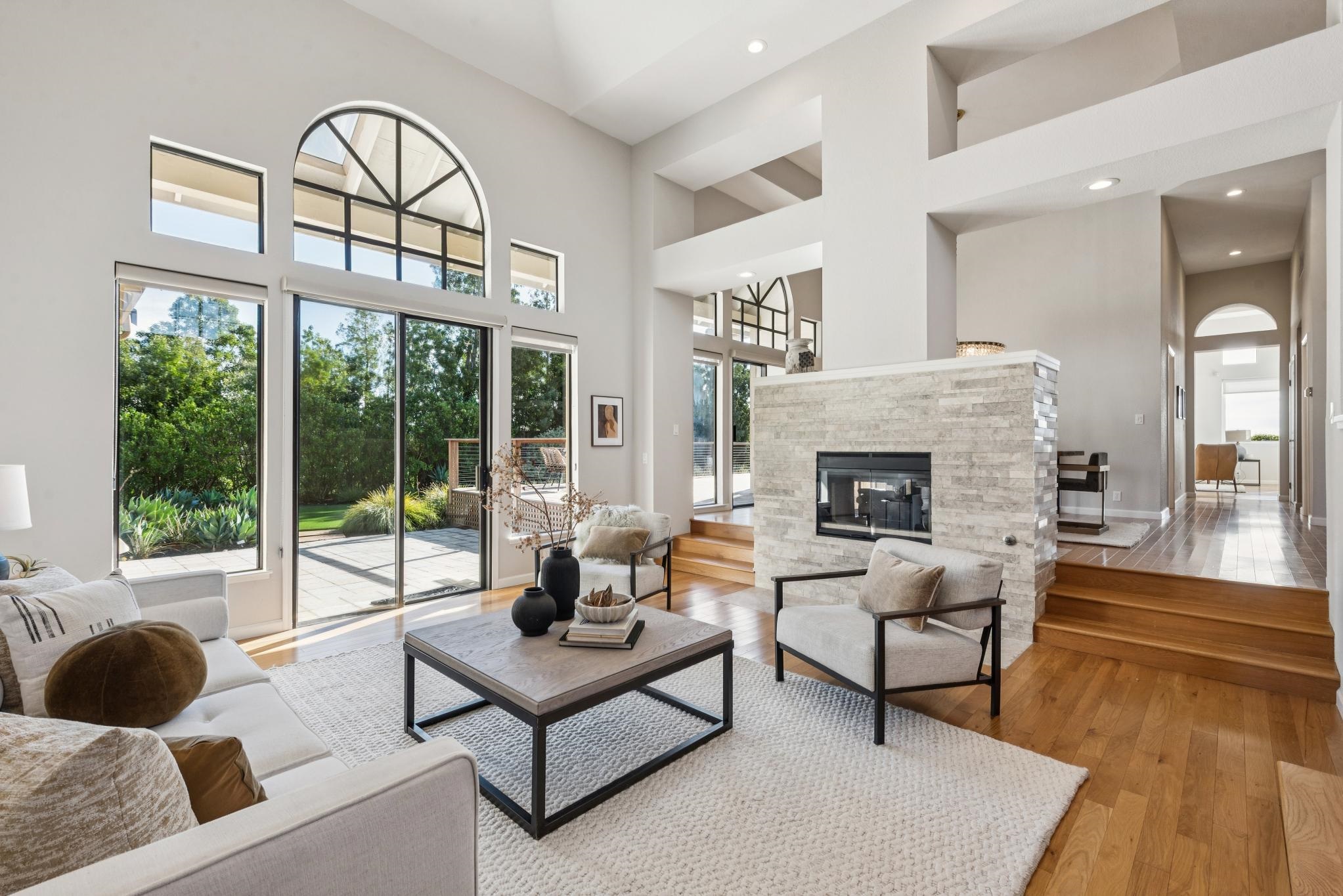 5121 Pinecrest Dr