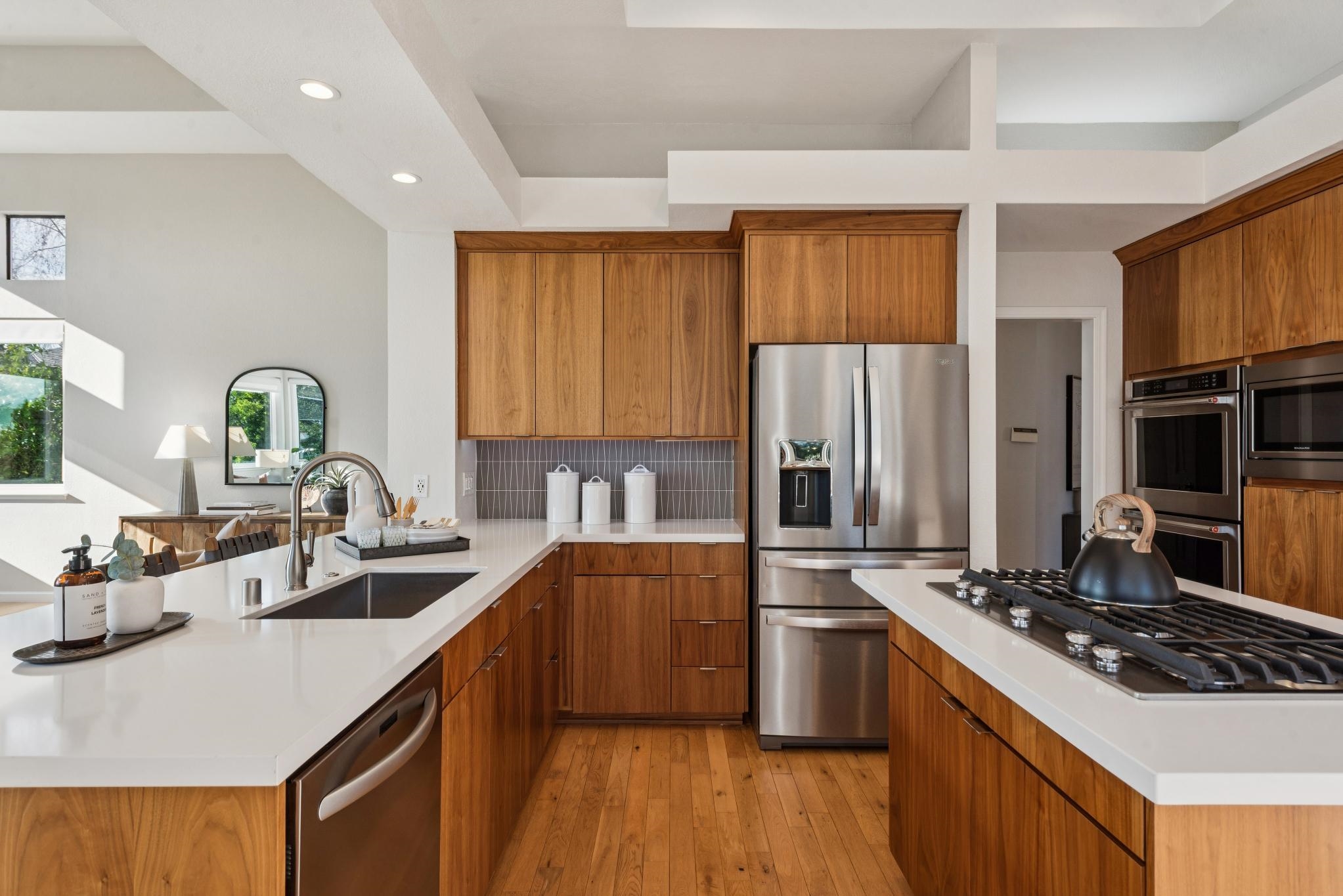 5121 Pinecrest Dr