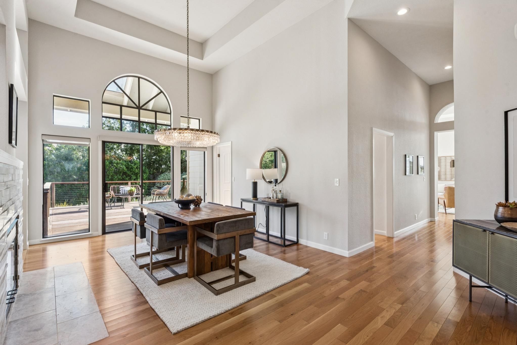 5121 Pinecrest Dr