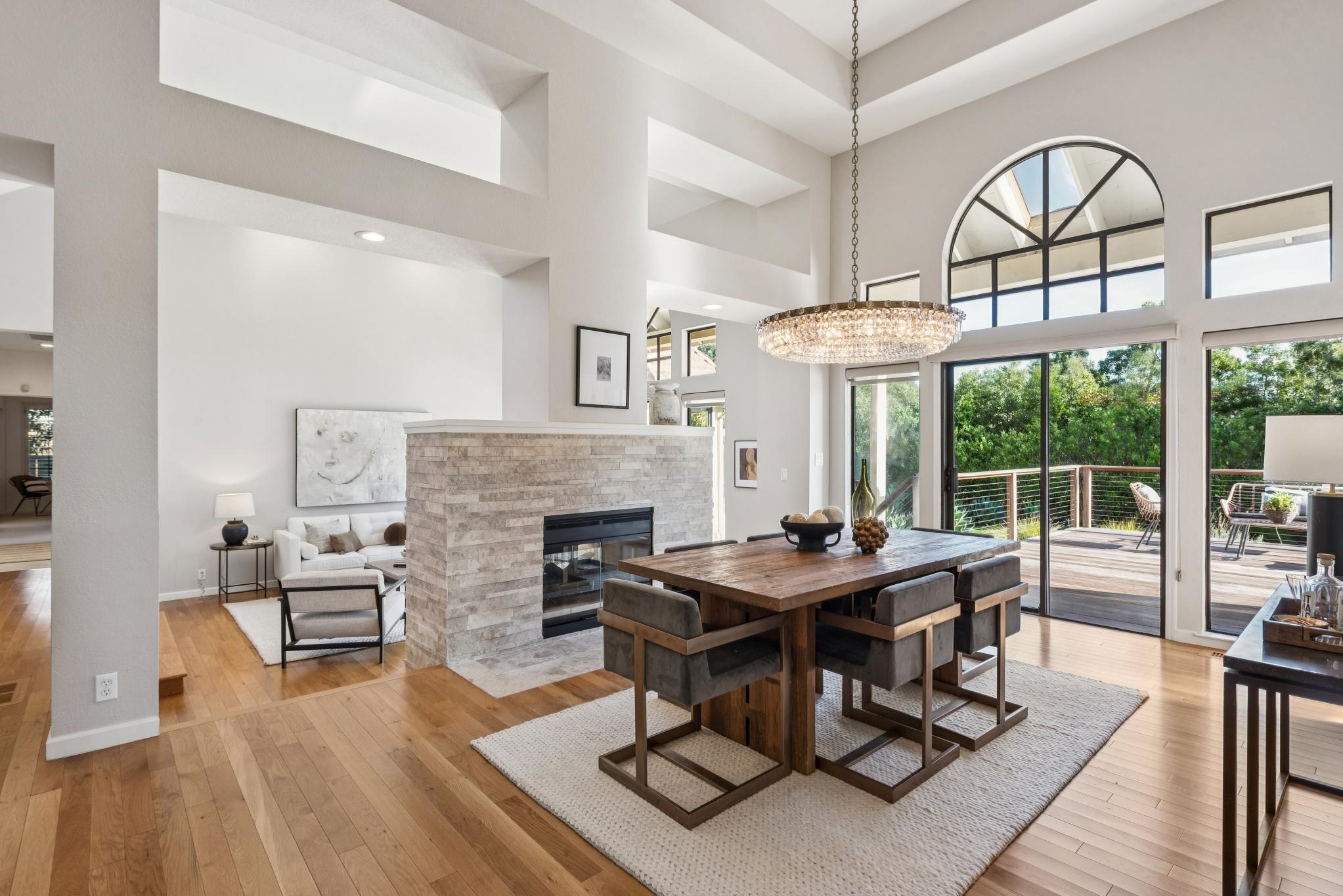 5121 Pinecrest Dr