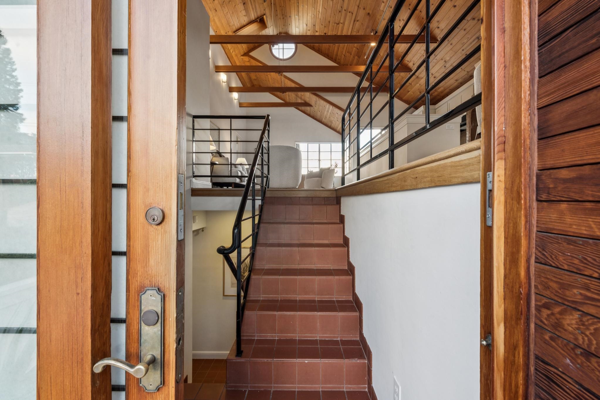 4623 Davenport Ave