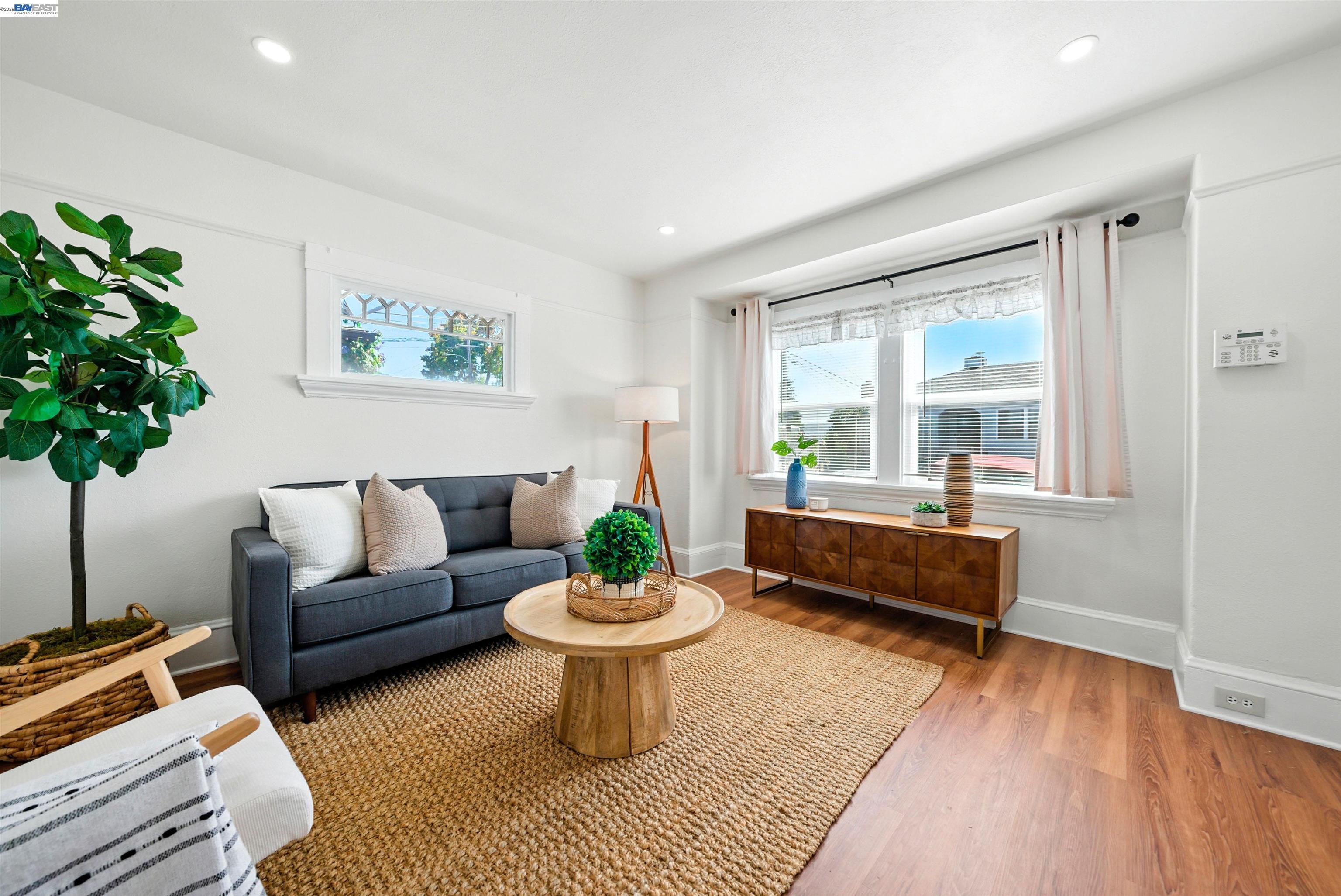 2539-2541 Grande Vista Ave