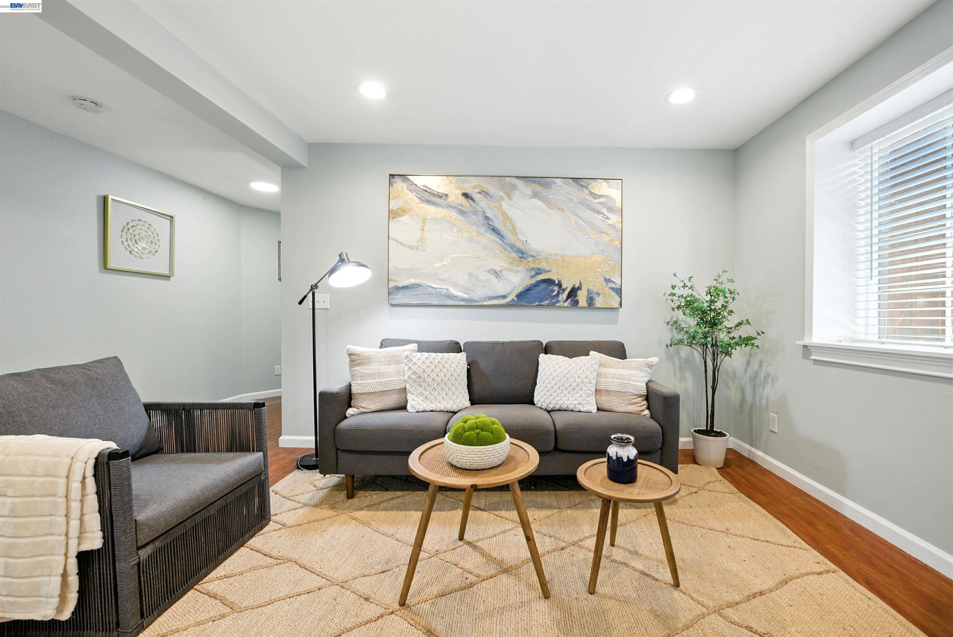 2539-2541 Grande Vista Ave