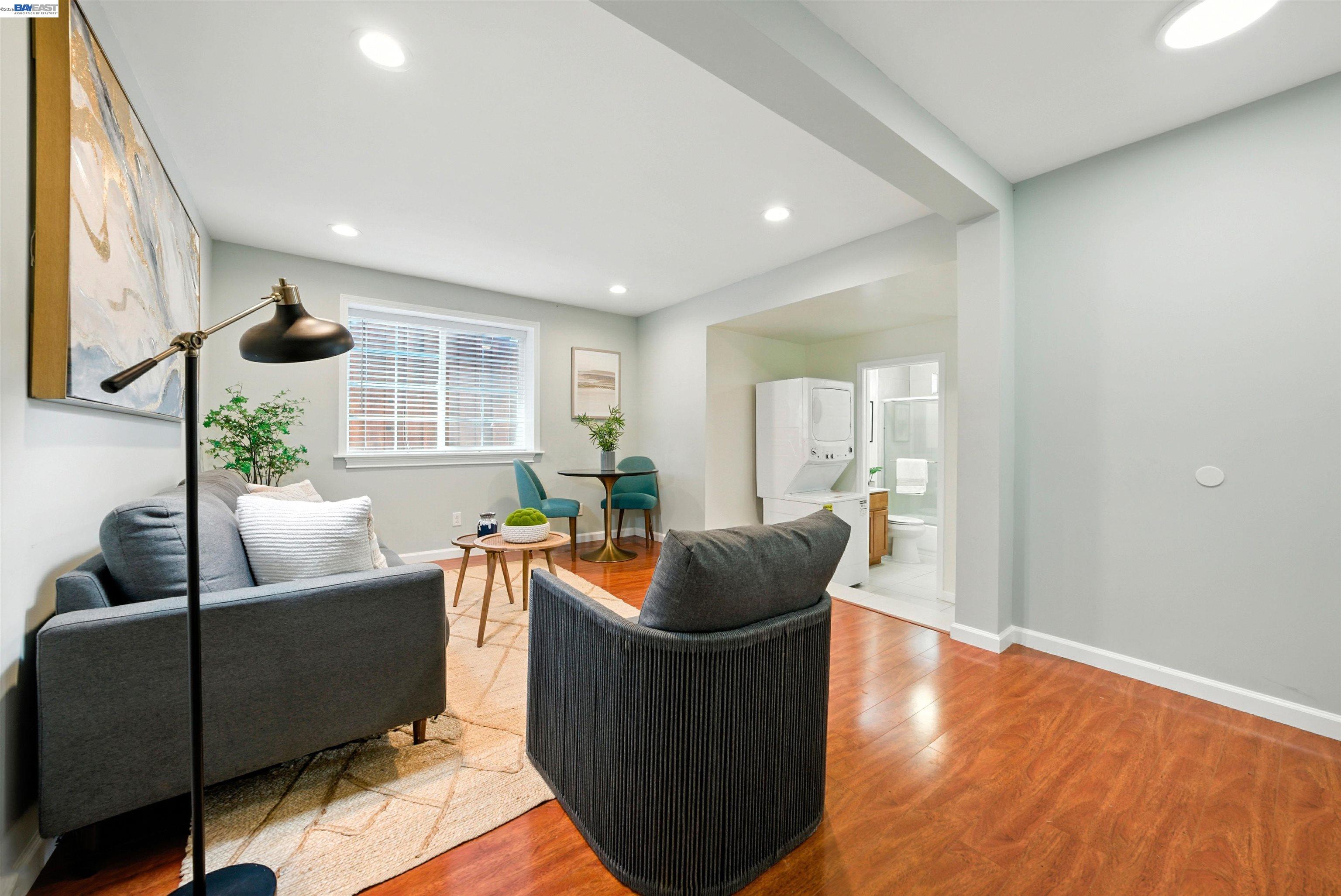 2539-2541 Grande Vista Ave