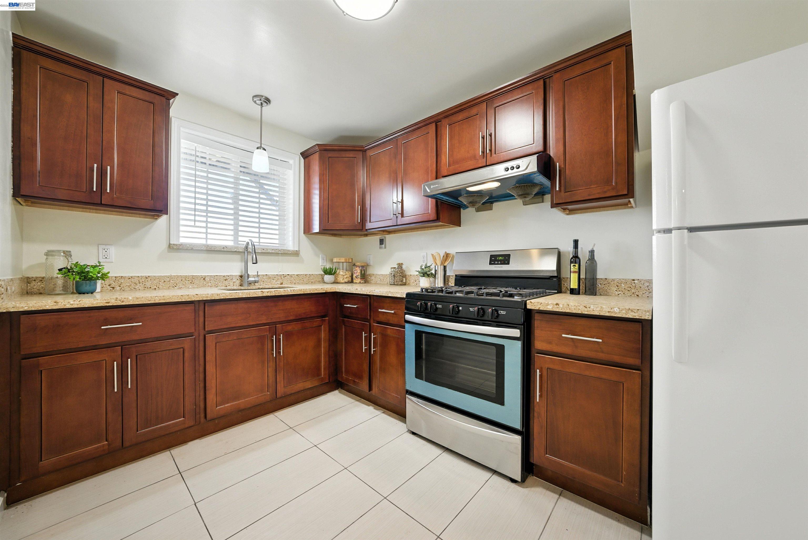 2539-2541 Grande Vista Ave