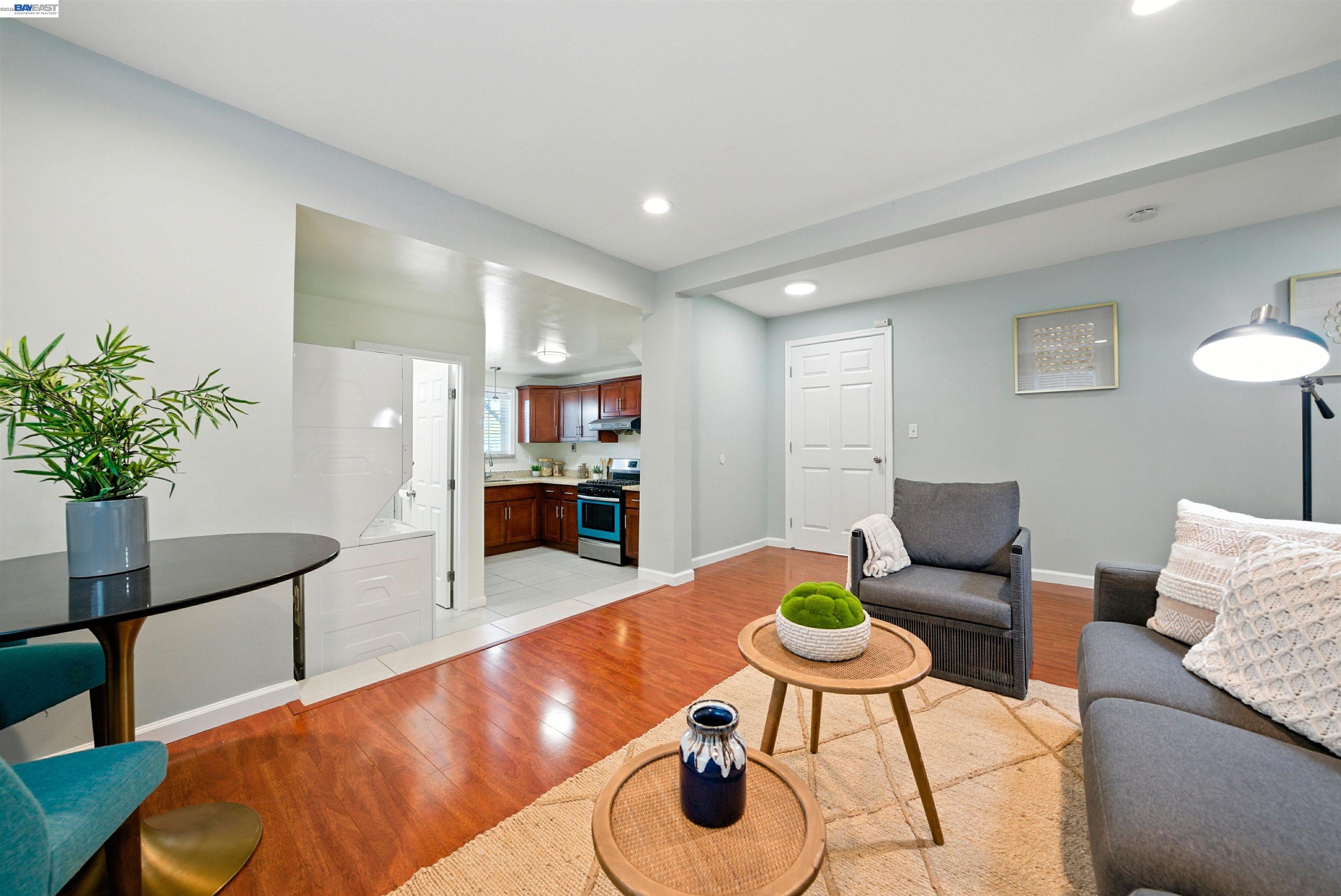 2539-2541 Grande Vista Ave