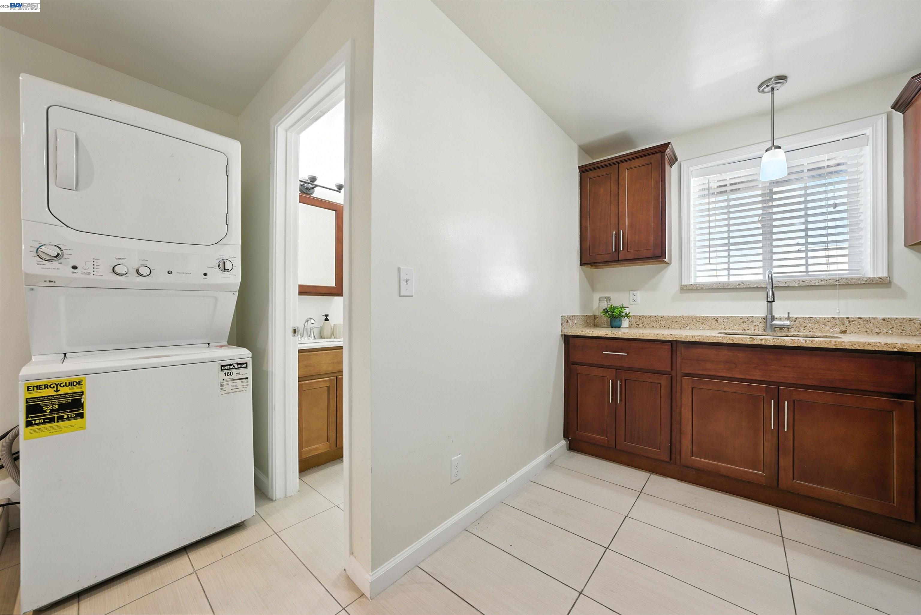 2539-2541 Grande Vista Ave
