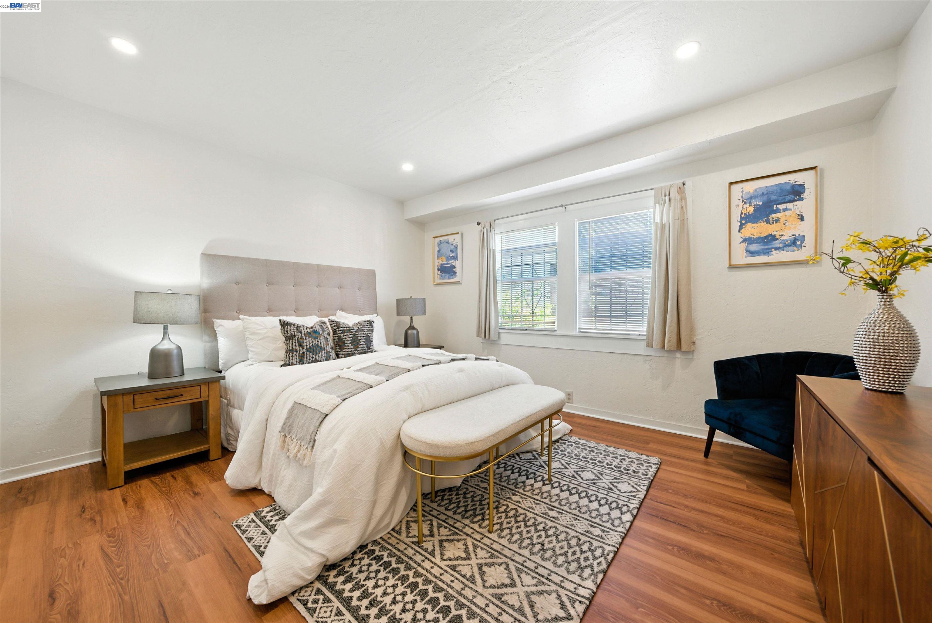 2539-2541 Grande Vista Ave