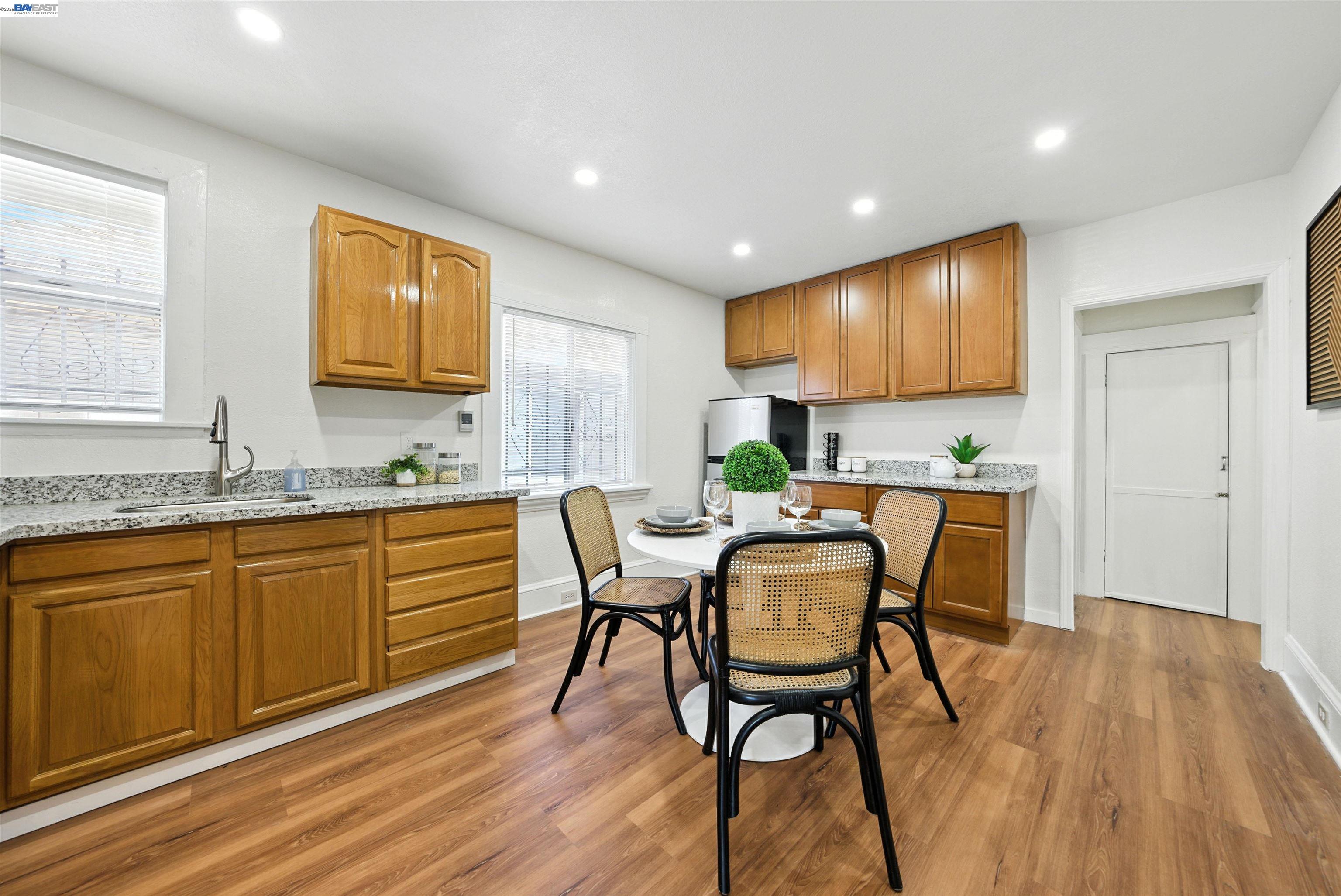 2539-2541 Grande Vista Ave
