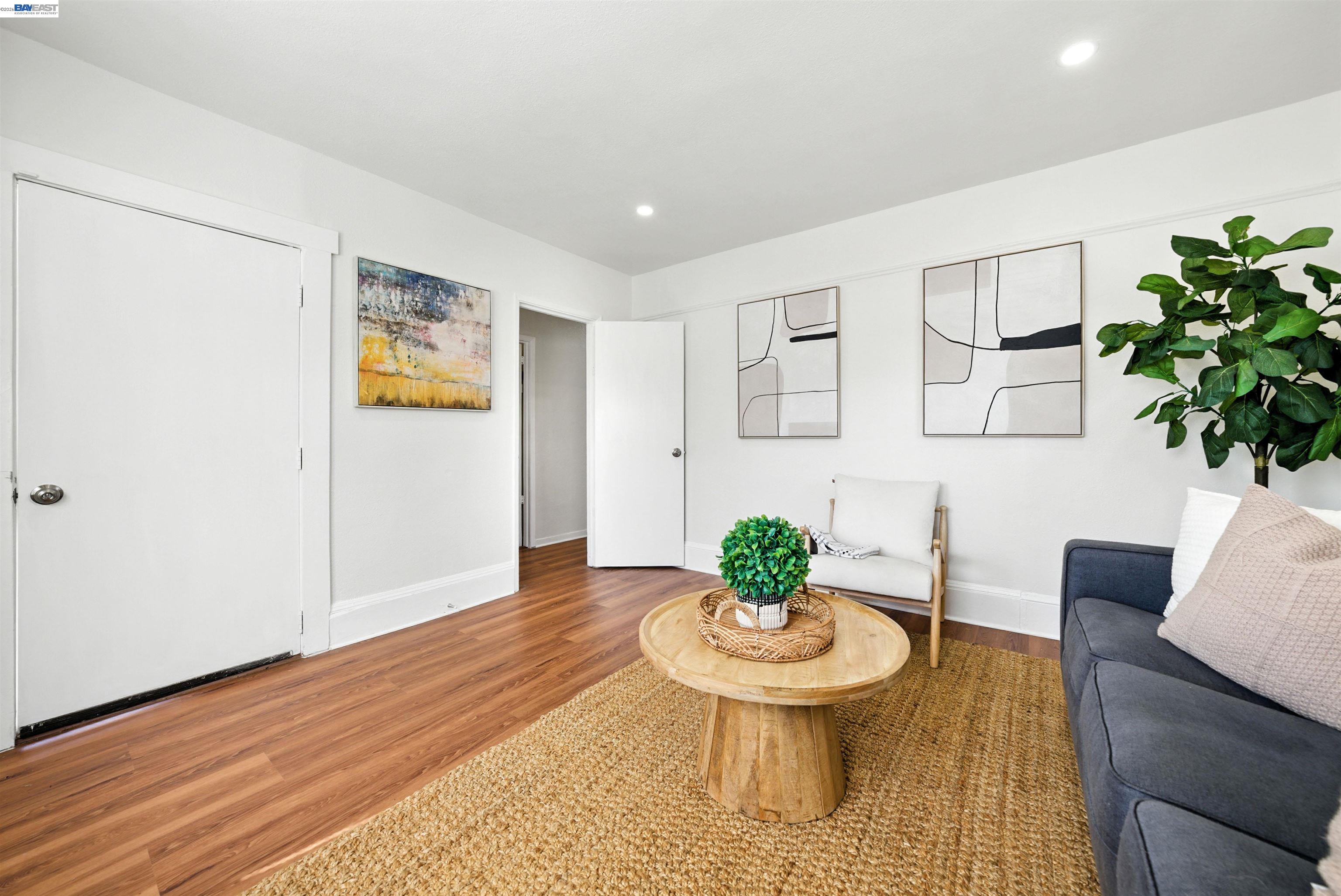 2539-2541 Grande Vista Ave