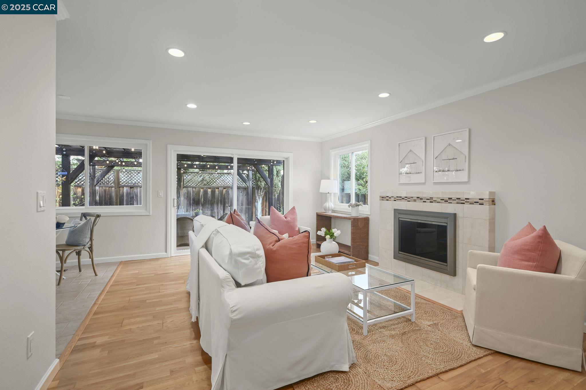 128 Pebble Pl