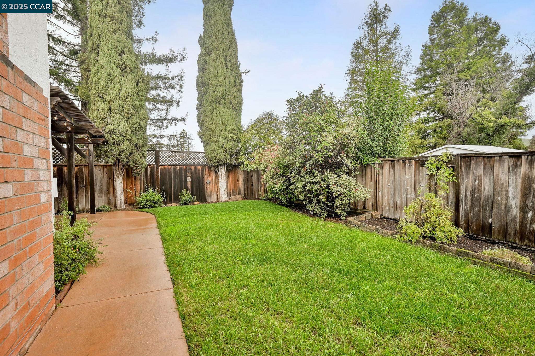 128 Pebble Pl