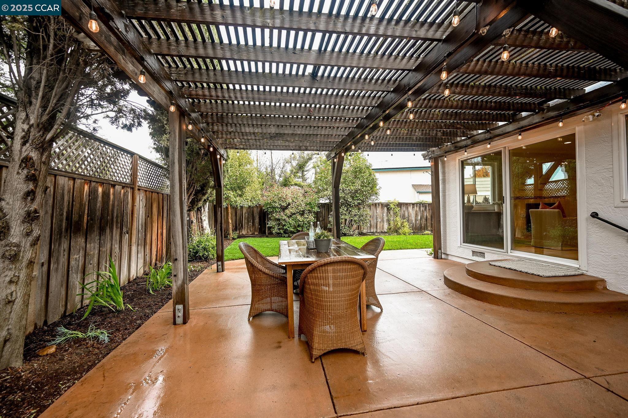 128 Pebble Pl