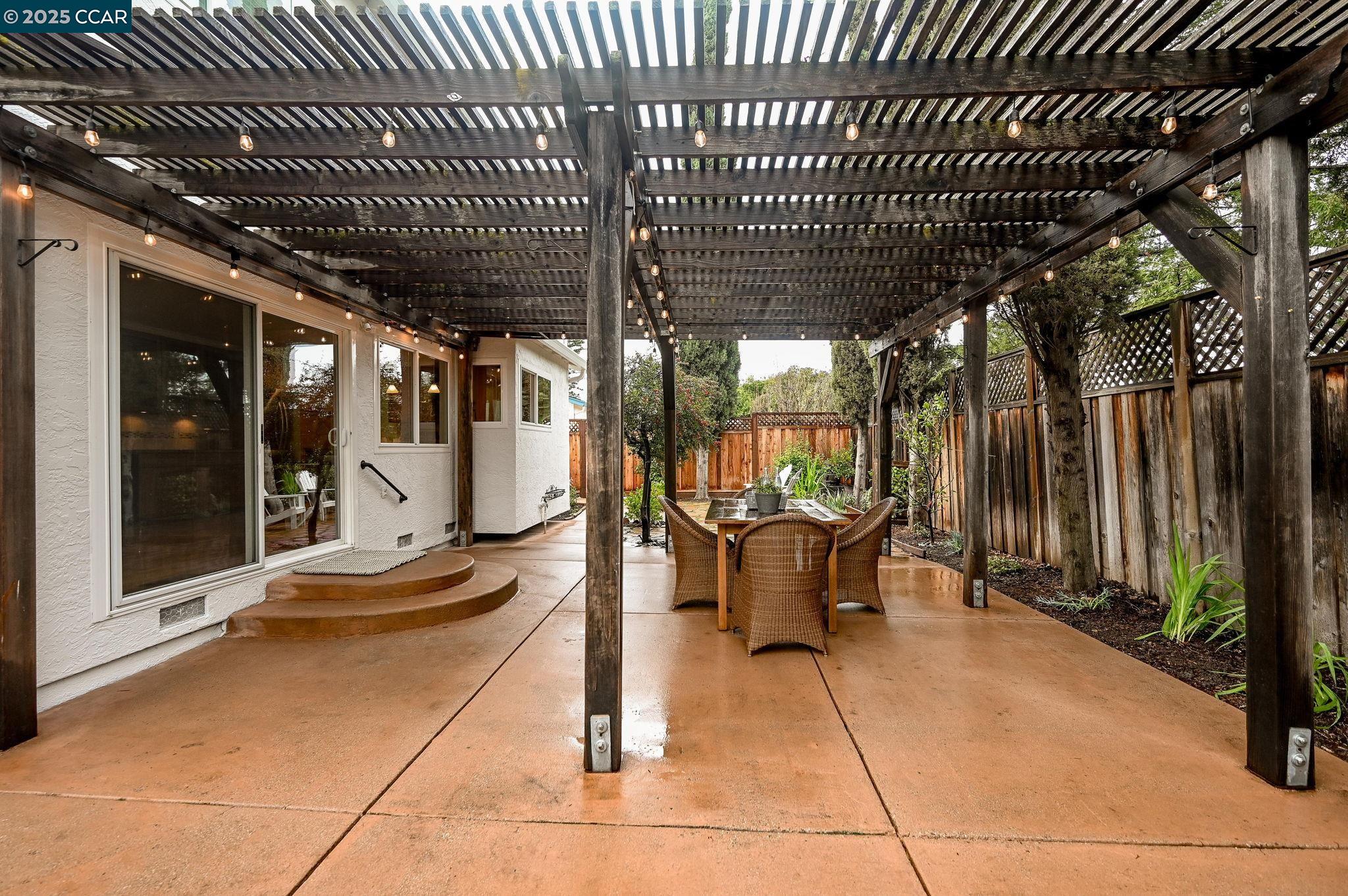 128 Pebble Pl
