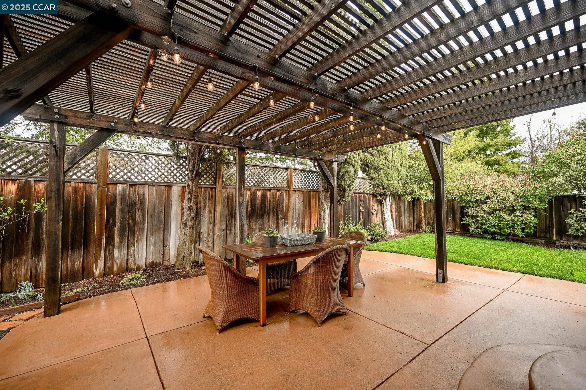 128 Pebble Pl
