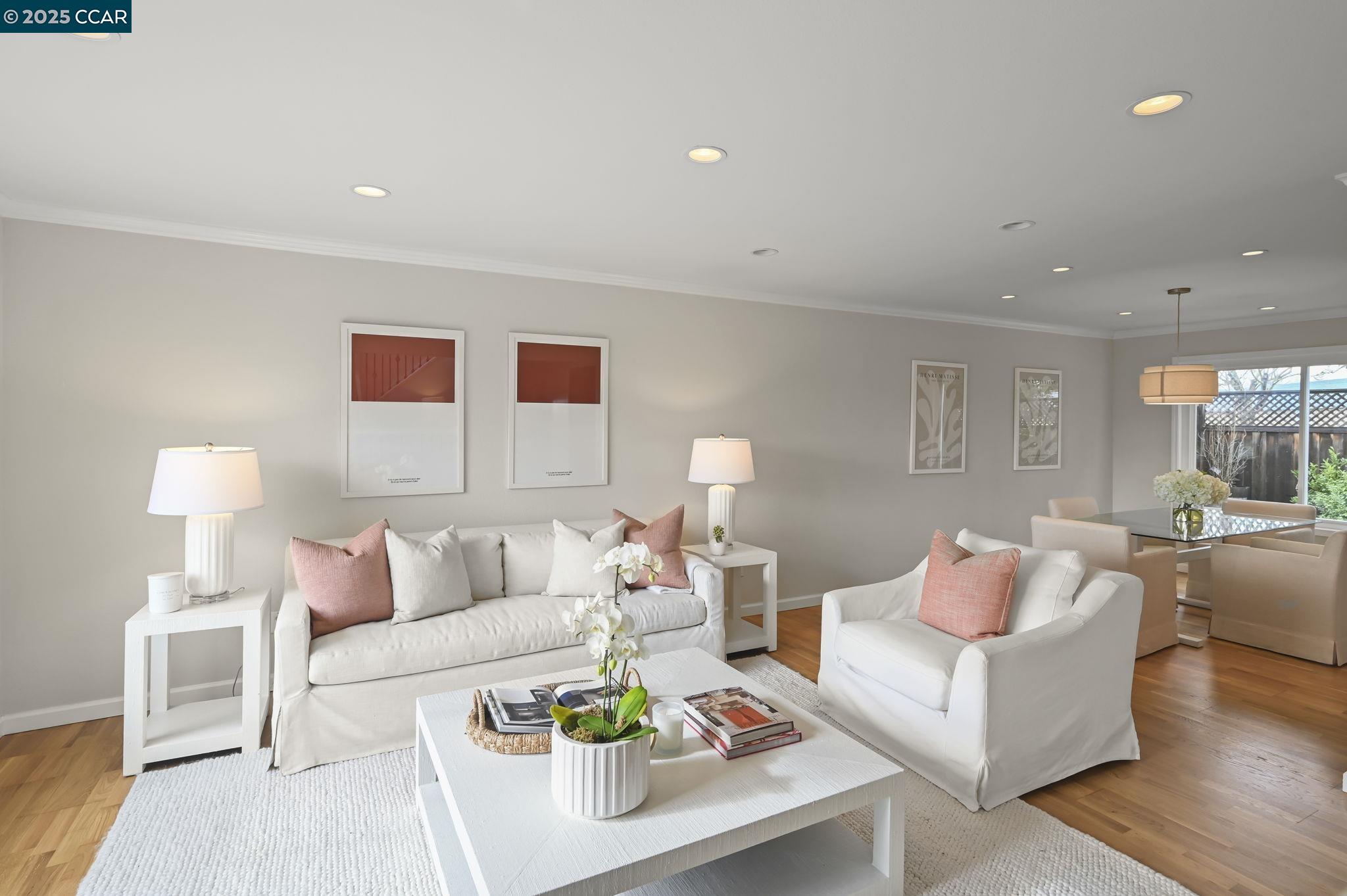 128 Pebble Pl