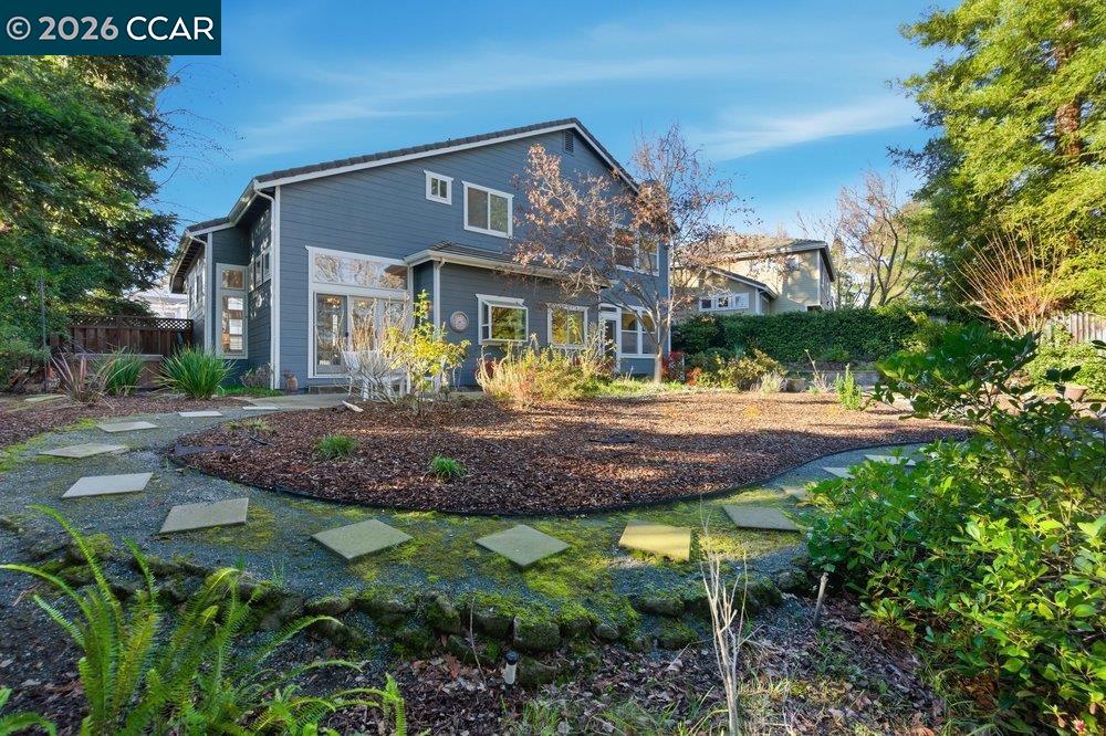 811 Vineyard Ct