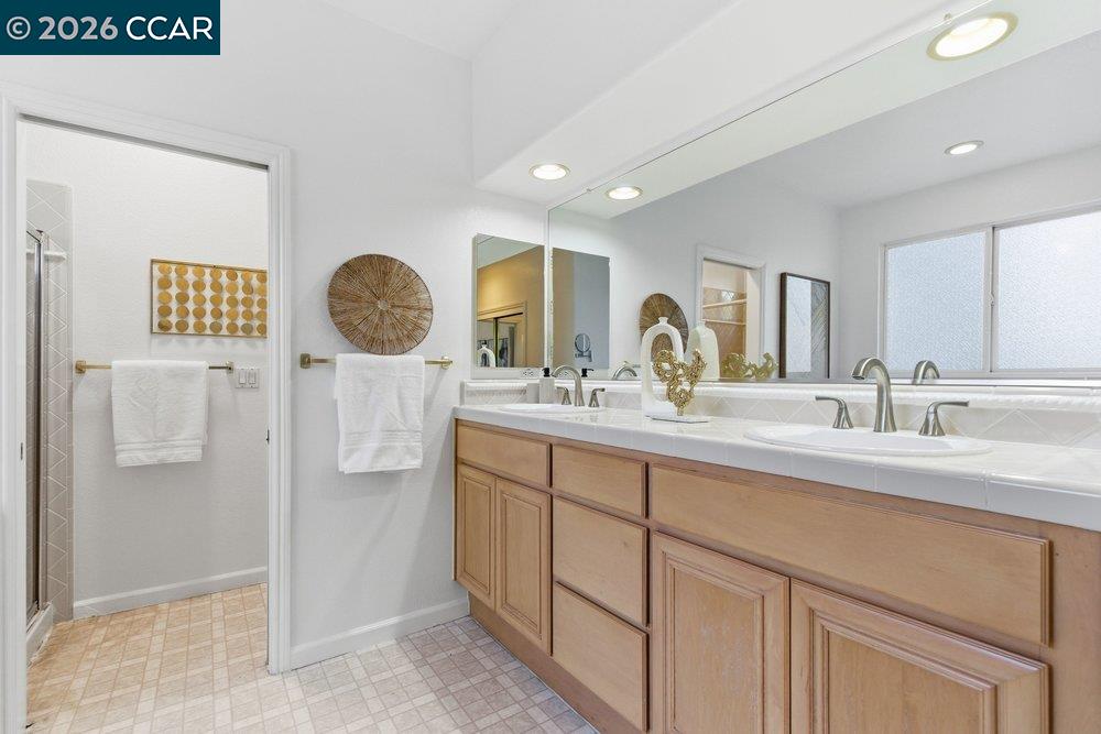811 Vineyard Ct