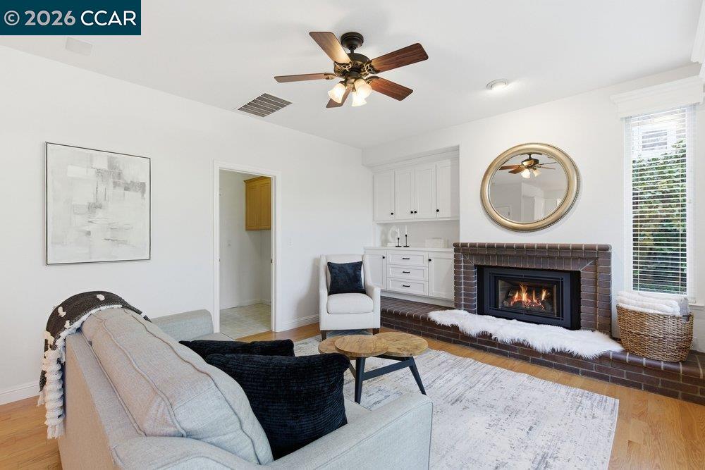 811 Vineyard Ct