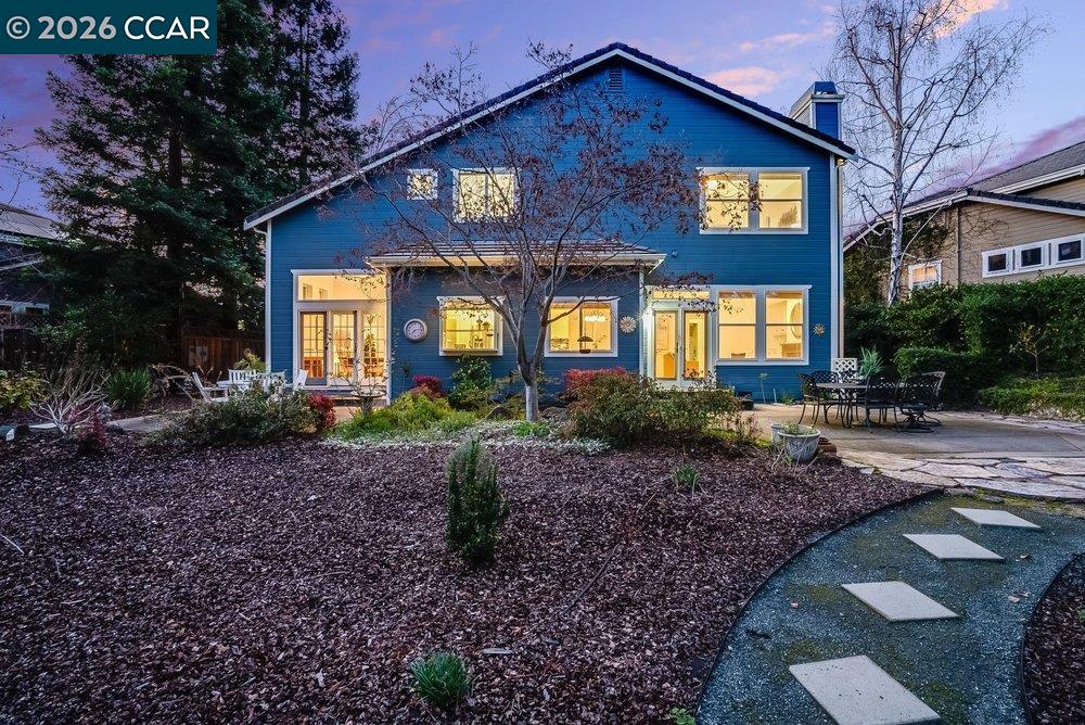 811 Vineyard Ct