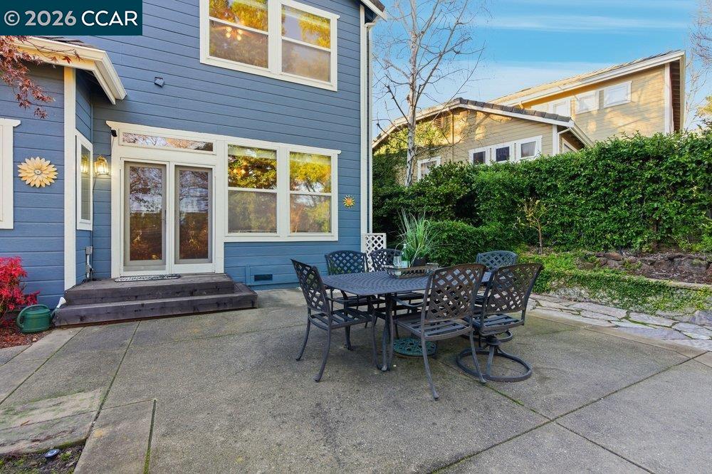 811 Vineyard Ct