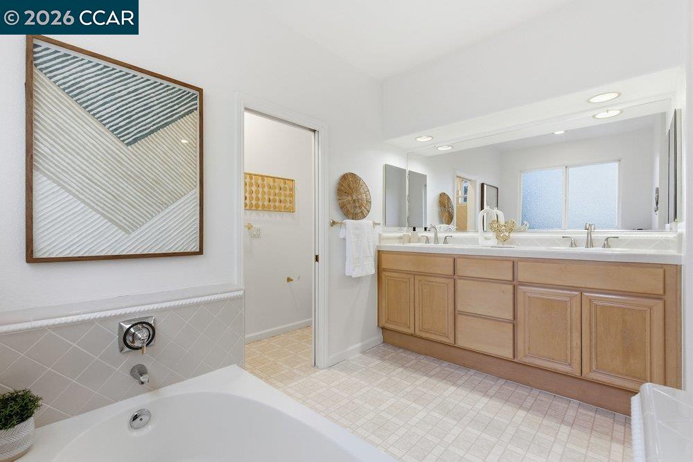 811 Vineyard Ct