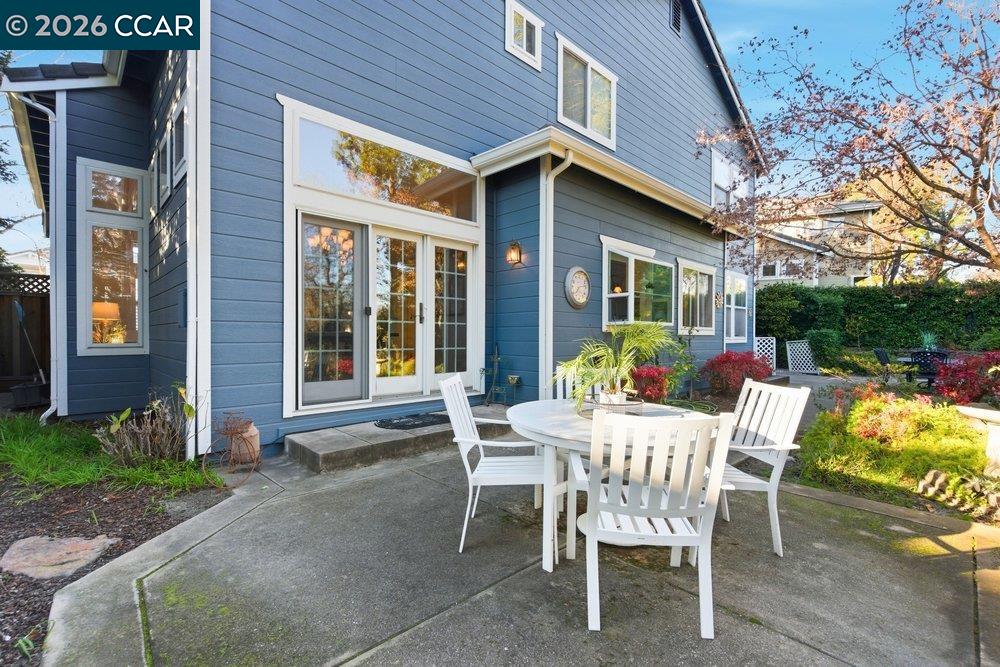 811 Vineyard Ct