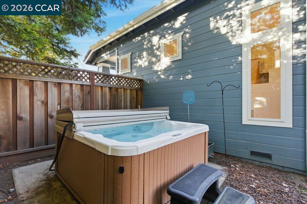 811 Vineyard Ct