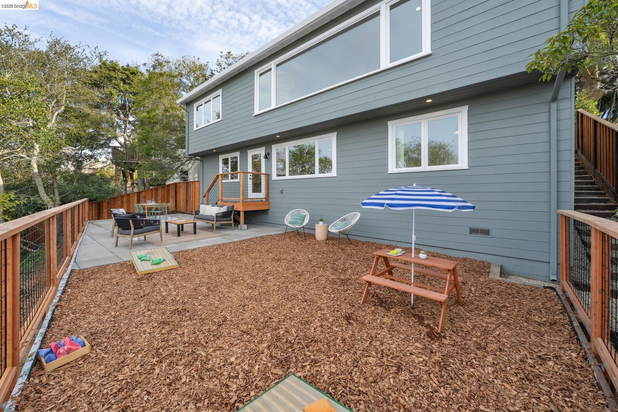 582 Euclid Ave
