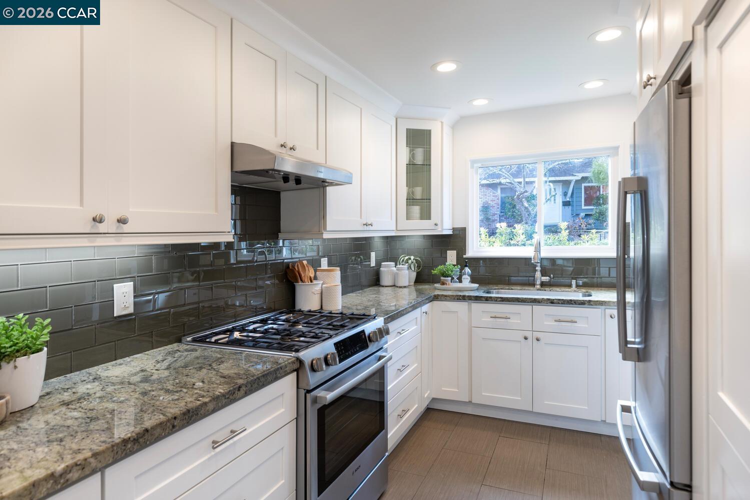 183 Miramonte Dr