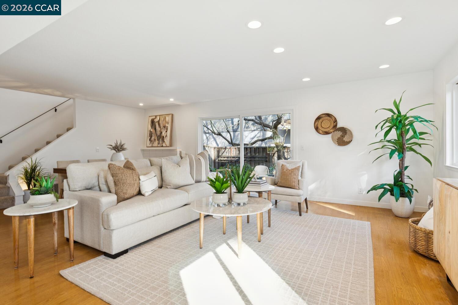 183 Miramonte Dr